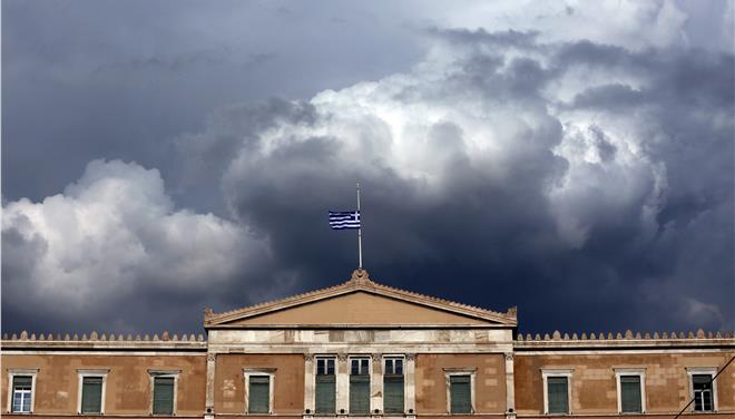 Γιατί η κυβέρνηση μοιράζει&#8230; 5χίλιαρα; Τι θέλει να κρύψει με το πακέτο παροχών