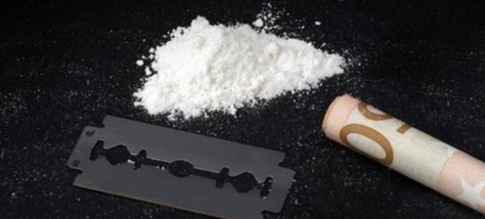 Σύλληψη 18χρονου για διακίνηση κοκαΐνης στη Μύκονο