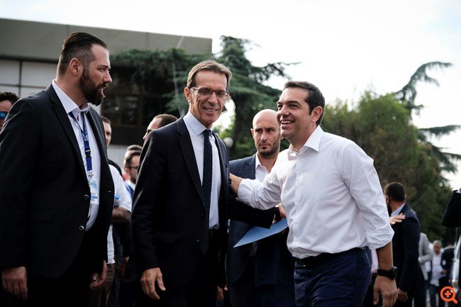 Υπό τον φόβο αγορών και Θεσμών ο Τσίπρας &#8220;ζυγίζει&#8221; τις παροχές