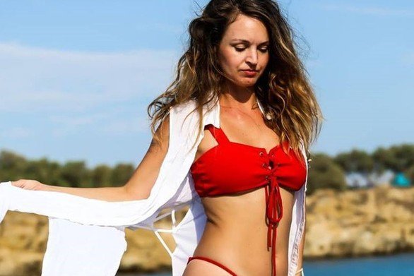 Χρύσα Μούρτζη – Έκανε τους ανεμόμυλους στη Μύκονο να… ζαλιστούν! (ΦΩΤΟ)
