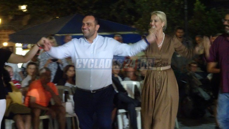 Πλημμύρισε από τους ήχους της τσαμπούνας η Σύρος! (Βίντεο+Φωτο)