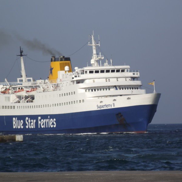 Με το  Superferry επέστρεψαν οι 686 επιβάτες