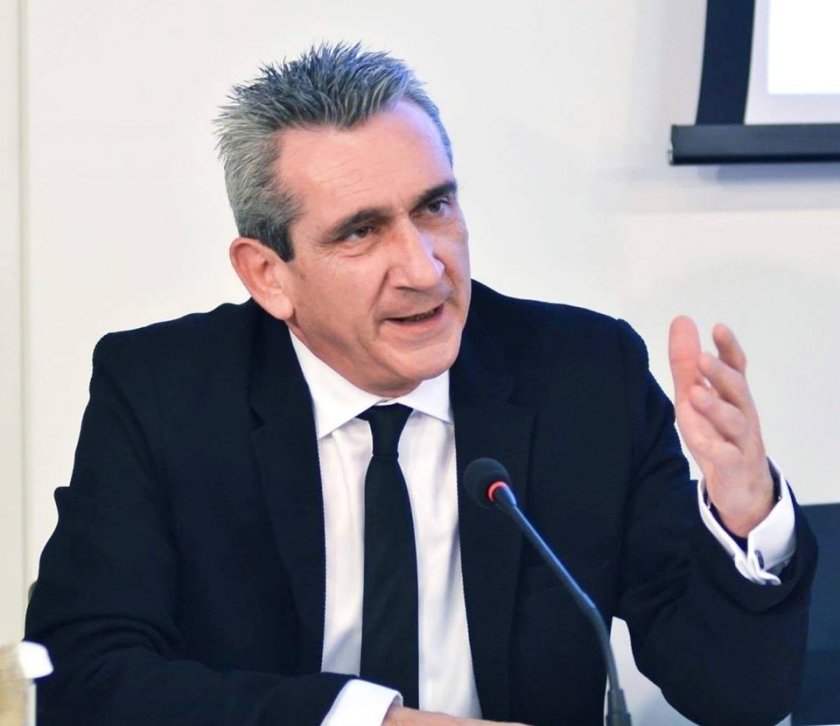 Χατζημάρκος «Με έντεκα ασθενοφόρα ενισχύουμε την περιφέρεια»
