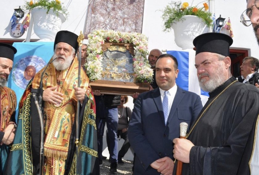 Η λιτάνευση της Εικόνας της Παναγίας
