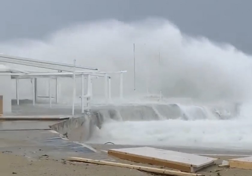 Ξεπερνάει τα δέκα μποφόρ ο αέρας(VIDEO)