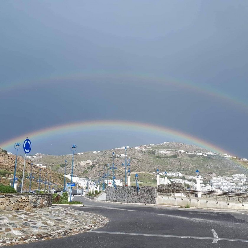 Μαγική εικόνα με το διπλό Ουράνιο τόξο