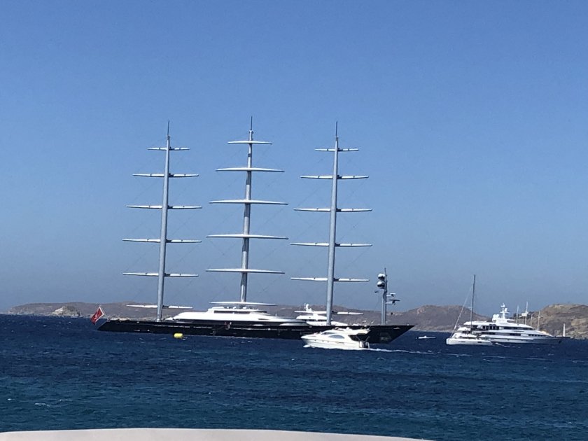 Ένα διαφορετικό ιστιοφόρο στην Αγία Άννα