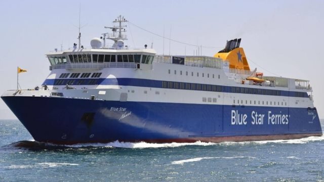 Γύρισε με 1.365 επιβάτες στον Πειραιά λόγω βλάβης το Blue Star Naxos