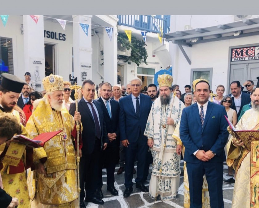 Με κατάνυξη η λιτανεία του Αγίου Αρτεμίου