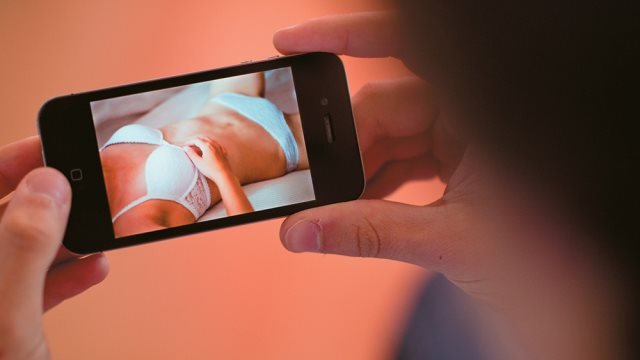 Sextortion: «Στείλε βίντεο ή ανεβάζω τις γυμνές σου φωτογραφίες»Υπόθεση που είχε συνταράξει και την Μύκονο