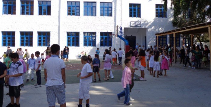 Τι θα γίνει με τα σχολεία στις Κυκλάδες με τον κορονοϊό