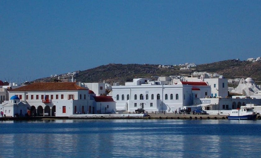 Τα νέα μέτρα στα νησιά και η απαγόρευση στην κυκλοφορία στη Μύκονο