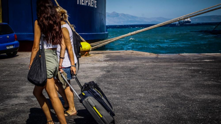 Reuters: «Ξεκλείδωμα» του τουρισμού στις 15 Ιουνίου προτείνει η Κομισιόν – Πώς θα γίνει το restart