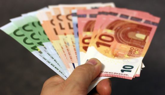 Έκτακτο επίδομα: Επεκτείνεται η οικονομική ενίσχυση – Ποιοι κλάδοι προστέθηκαν