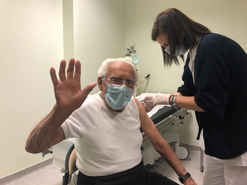 «Εμβολιασμός μονίμων κατοίκων και εργαζόμενων σε όλα τα νησιά των Κυκλάδων»