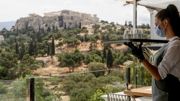 Εστίαση: “Μαγειρεύουν” ειδικό πακέτο στήριξης – Τι θα χρηματοδοτηθεί και ποιες διευκολύνσεις θα υπάρξουν