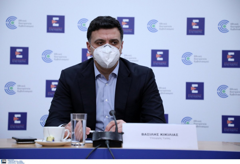 Κικίλιας: Θα φοράμε τις μάσκες για αρκετό καιρό ακόμα