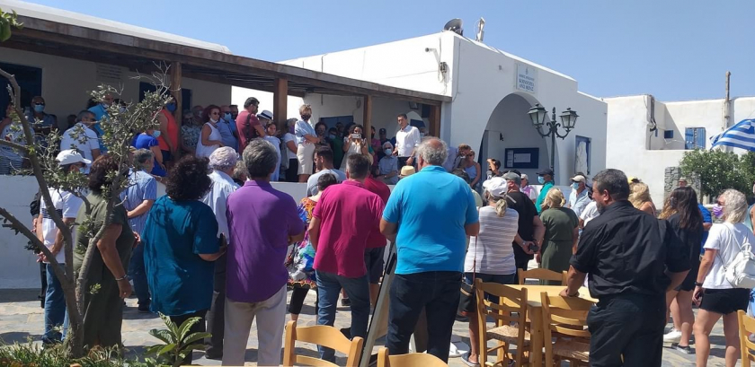 Η μπάλα στην δημοτική αρχή της Μυκόνου, νεα συγκέντρωση πολιτών την Τρίτη