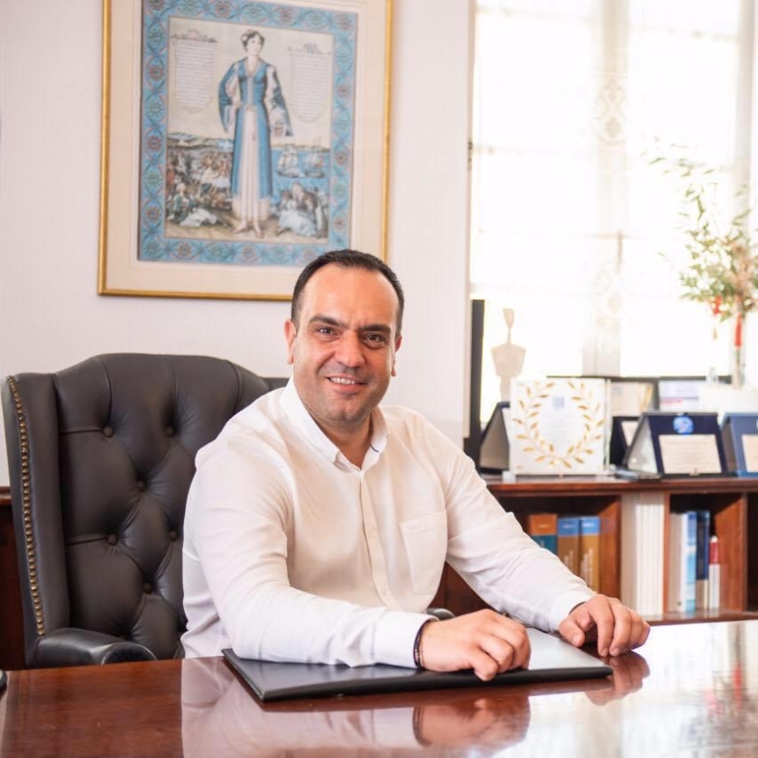 Θετικός στον κορονοιό ο δήμαρχος, βροχή οι ευχές από όλους για ταχεία ανάρρωση