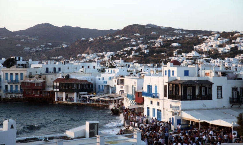 Ανεξέλεγκτη η κατάσταση με τα κρούσματα στη Μύκονο στο 9,17% ο δείκτης θετικότητας