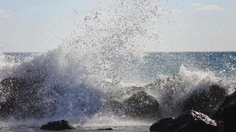 Αναγγελία θυελλωδών ανέμων από το λιμεναρχείο της Μυκόνου
