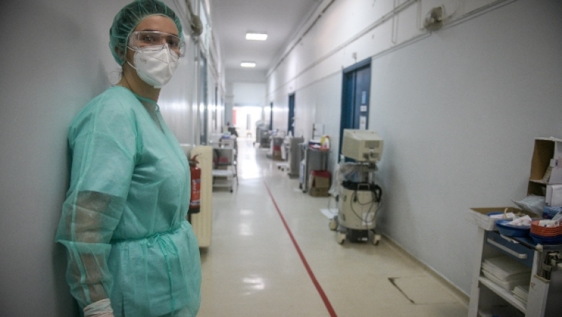 Νέο μαύρο ρεκόρ με πάνω από 50 χιλιάδες κρούσματα