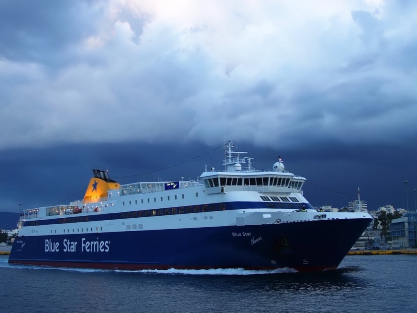 Σε επιχείρηση διάσωσης το Blue Star Naxos
