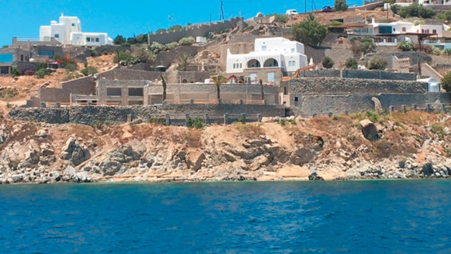 Μύκονος – Βίλα Ψωμιάδη: Πρόστιμο ένα εκατ. ευρώ από την Πολεοδομία στον νέο ιδιοκτήτη της έπαυλης