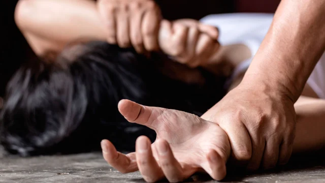 Καθηγήτρια στη Μύκονο καταγγέλλει 40χρονο επιχειρηματία ότι τη νάρκωσε και τη βίασε