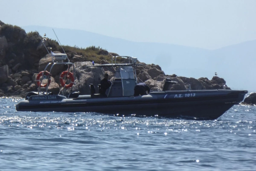 Τρεις νεκροί ανοιχτά της Μυκόνου μετά από ανατροπή σκάφους