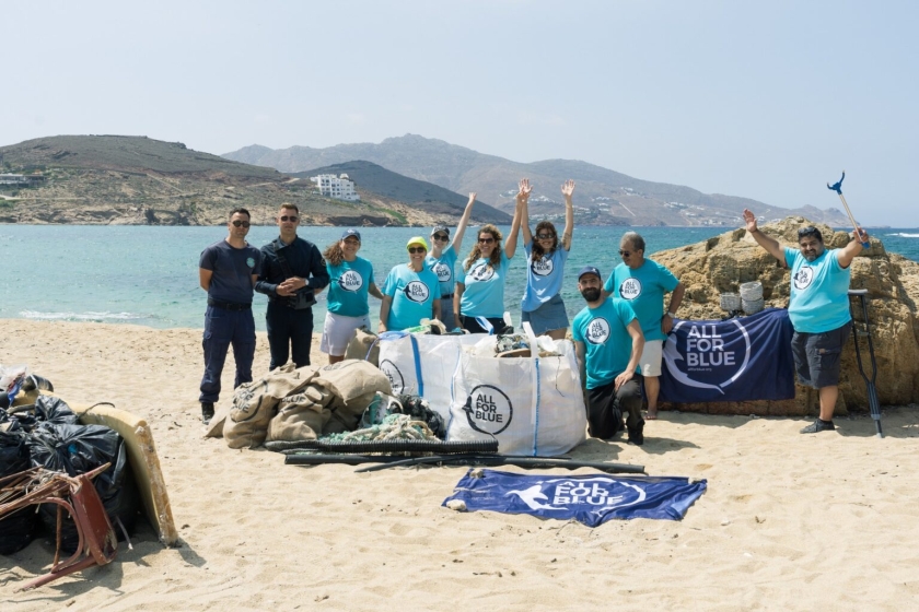 Καθαρισμός στην Φτελιά από την All for Blue