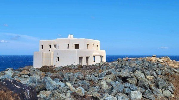 Νέο σφυρί για τη βίλα «διαμάντι» των «Villas Amrit» στη Μύκονο