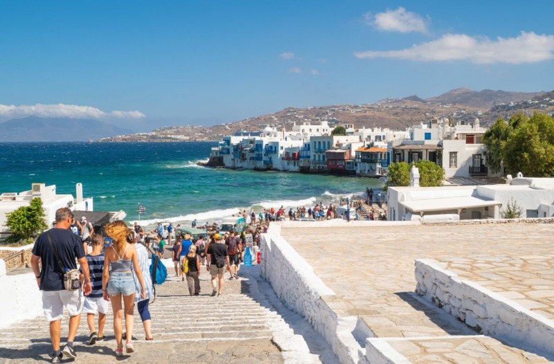 Στοιχεία για ρεκόρ αφίξεων στον ελληνικό τουρισμό