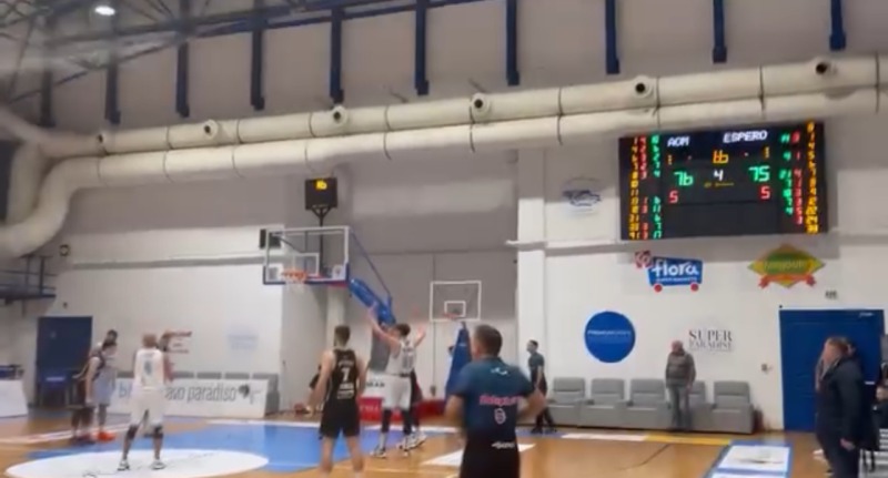 Ναι ρε Μυκονάρα έτσι νίκη στο τελευταίο δευτερόλεπτο και με άδειο το γήπεδο