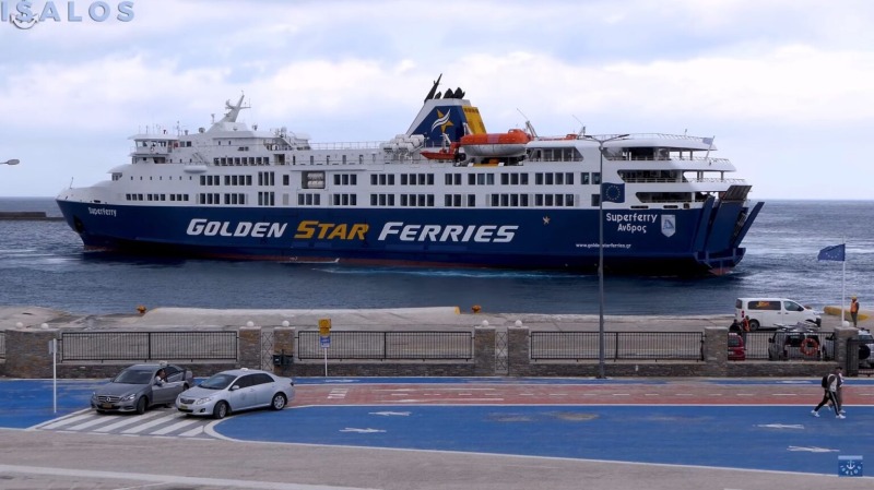 Superferry: Εντυπωσιακό ρεμέτζο τριών λεπτών στην Τήνο