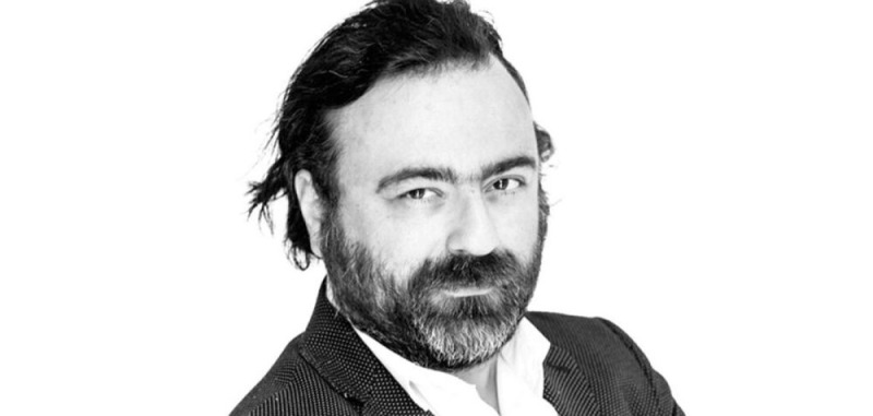 Δημήτρης Ν. Μανιάτης: Ο Μυκονιάτης δημοσιογράφος-συγγραφέας παρουσιάζει την Καγκέλω του