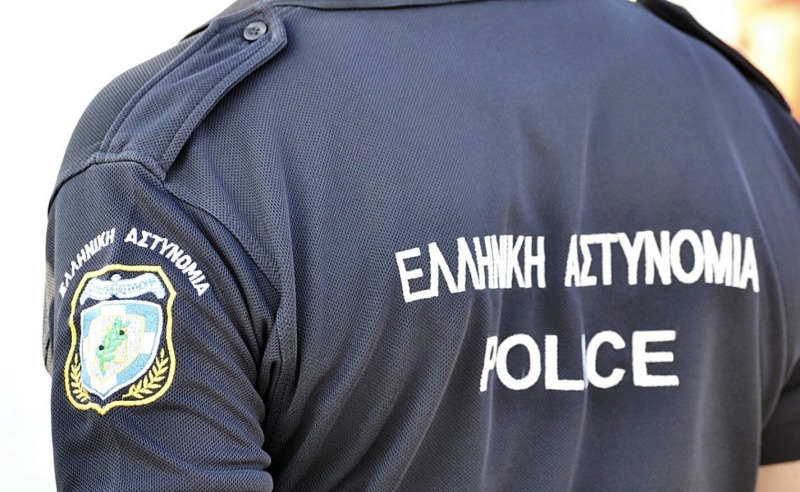 Σύλληψη ημεδαπών για παραβάσεις σε καταστήματα στη Μύκονο
