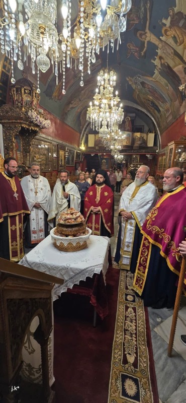Με κατάνυξη και με την συμμετοχή πλήθους πιστών , τελέστηκε ο Πανηγυρικός Εσπερινός των Αγίων Πρωτοκορυφαιων Αποστόλων Πέτρου και Παύλου